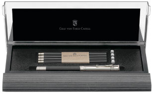 Настольный набор: 5 карандашей в деревянной коробке Graf von Faber-Castell, черный