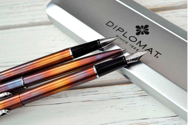 Ручка-роллер Diplomat Traveller Flame Ручка-роллер Diplomat Traveller Flame