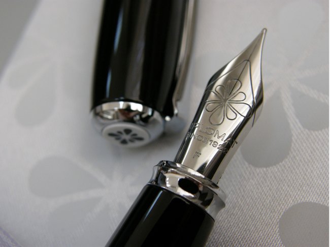 Перьевая ручка Diplomat Excellence A Plus Black Lacquer Перьевая ручка Diplomat Excellence A Plus Black Lacquer