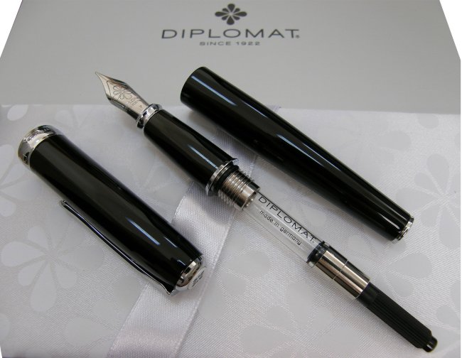 Перьевая ручка Diplomat Excellence A Plus Black Lacquer Перьевая ручка Diplomat Excellence A Plus Black Lacquer