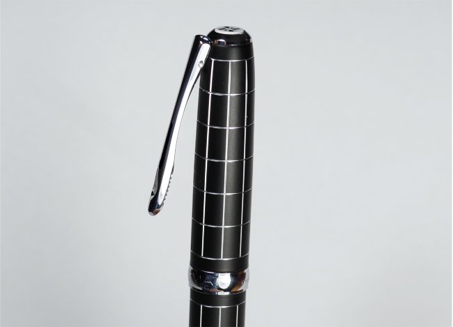 Перьевая ручка Diplomat Excellence A Plus Rhomb Guilloche Lapis Black 14 ct