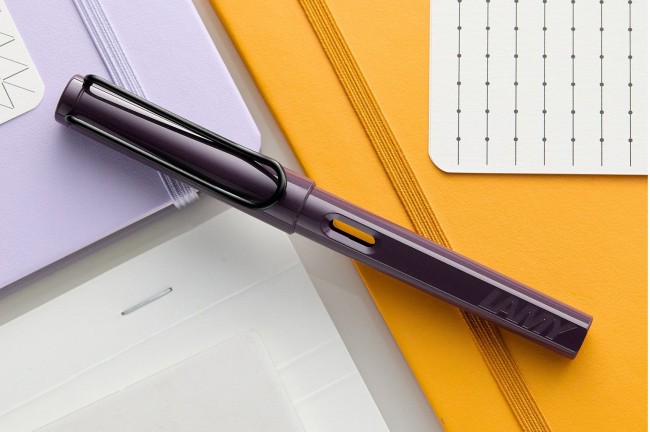 Перьевая ручка Lamy Safari Special Edition 2024, Фиолетовая Ежевика