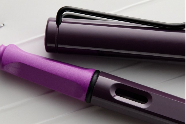 Перьевая ручка Lamy Safari Special Edition 2024, Фиолетовая Ежевика