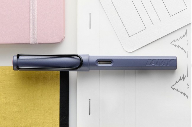 Перьевая ручка Lamy Safari Special Edition 2024, Розовый Утес Перьевая ручка Lamy Safari Special Edition 2024, Розовый Утес