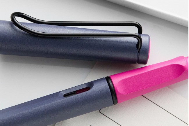 Перьевая ручка Lamy Safari Special Edition 2024, Розовый Утес Перьевая ручка Lamy Safari Special Edition 2024, Розовый Утес