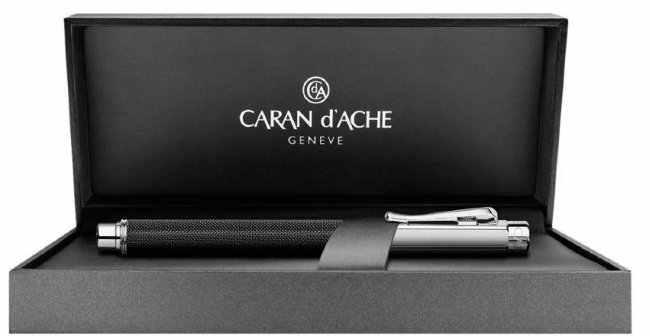 Перьевая ручка Caran d'Ache Varius, Ivanhoe Black Перьевая ручка Caran d'Ache Varius, Ivanhoe Black