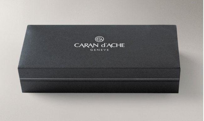 Перьевая ручка Caran d'Ache Varius, Ivanhoe Black Перьевая ручка Caran d'Ache Varius, Ivanhoe Black