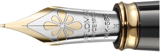 Перьевая ручка Diplomat Excellence A2 Black Lacquer Gold 14ct Перьевая ручка Diplomat Excellence A2 Black Lacquer Gold 14ct