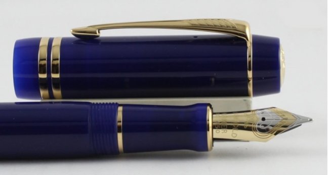 Перьевая ручка Parker Duofold Historical Colors Centennial F77, Lapis Lasuli GT Перьевая ручка Parker Duofold Historical Colors Centennial F77, Lapis Lasuli GT