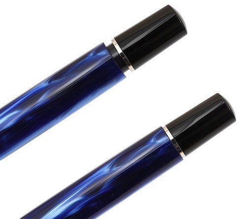 Ручка перьевая Pelikan Elegance Classic M205 Blue-Marbled , подарочная коробка Ручка перьевая Pelikan Elegance Classic M205 Blue-Marbled , подарочная коробка