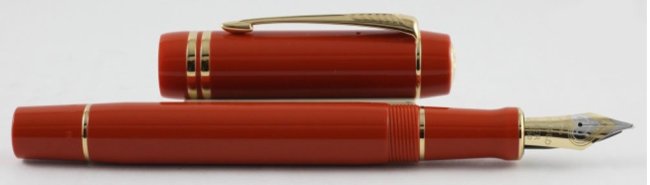 Перьевая ручка Parker Duofold Historical Colors Centennial F77, Big Red GT Перьевая ручка Parker Duofold Historical Colors Centennial F77, Big Red GT