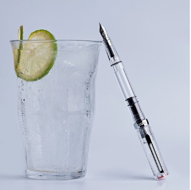 Комплект: Перьевая ручка TWSBI ECO прозрачный F + чернила в банке 18 мл черный Комплект: Перьевая ручка TWSBI ECO прозрачный F + чернила в банке 18 мл черный