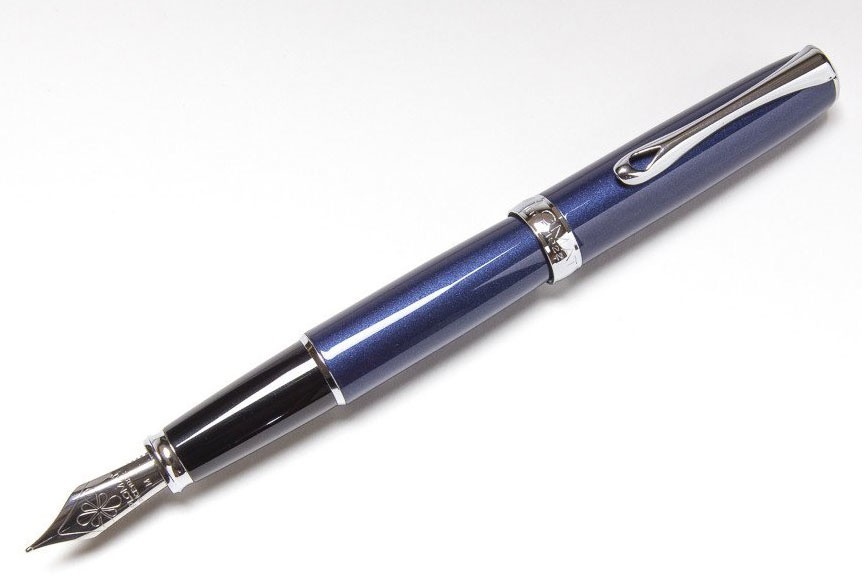 Перьевая ручка Diplomat Excellence A2 Midninht Blue Chrome.