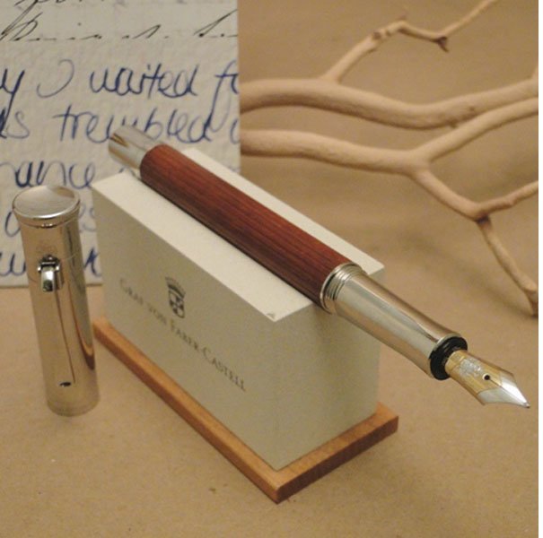 Перьевая ручка Graf von Faber-Castell Classic Pernambuco Wood Перьевая ручка Graf von Faber-Castell Classic Pernambuco Wood
