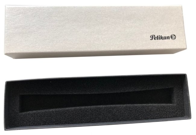 Перьевая ручка Pelikan Stola 3, Нержавеющая сталь M, подарочная коробка Перьевая ручка Pelikan Stola 3, Нержавеющая сталь M, подарочная коробка