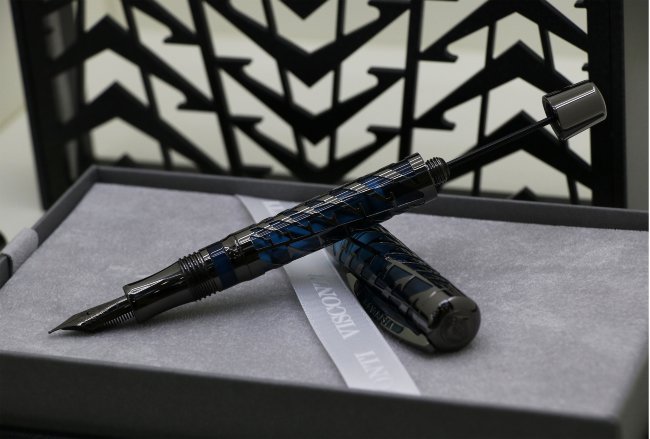 Перьевая ручка Visconti Watermark Blue Moon Limited Edition Перьевая ручка Visconti Watermark Blue Moon Limited Edition