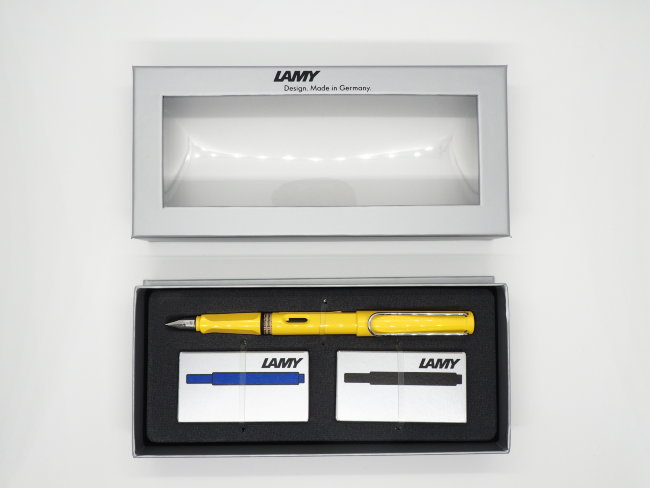 Комплект: Ручка перьевая Lamy Safari желтый с упаковками синих и черных картриджей 