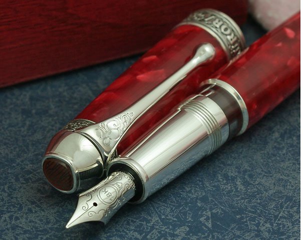 Ручка перьевая Aurora Limited Edition 85th Anniversary Ручка перьевая Aurora Limited Edition 85th Anniversary