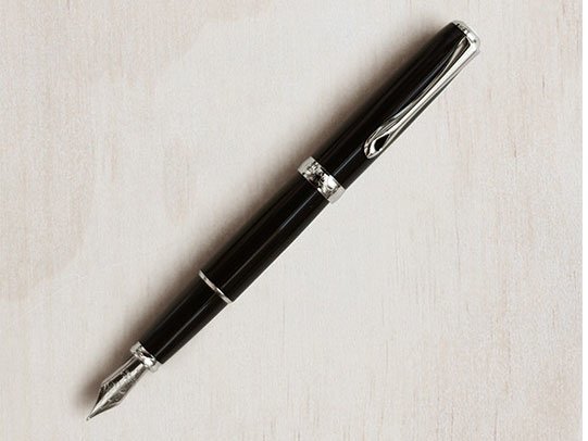 Перьевая ручка Diplomat Excellence A Black Lacquer M Перьевая ручка Diplomat Excellence A Black Lacquer M