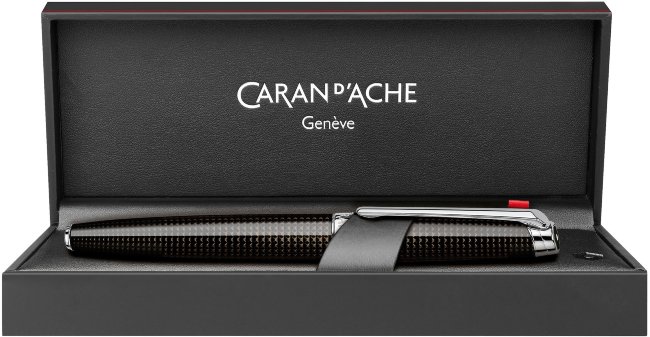 Перьевая ручка Caran d`Ache Leman de Nuit RH, перо F, подарочная коробка Перьевая ручка Caran d`Ache Leman de Nuit RH, перо F, подарочная коробка