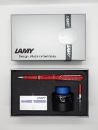 Комплект: Ручка перьевая Lamy Safari красный, синий картридж, чернила, конвертер