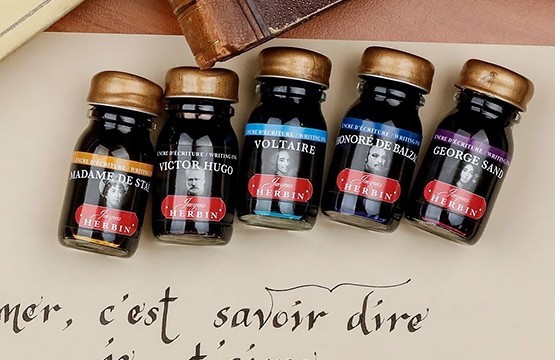 Набор чернил Herbin "Писатели Франции", 5х10 мл Набор чернил Herbin "Писатели Франции", 5х10 мл