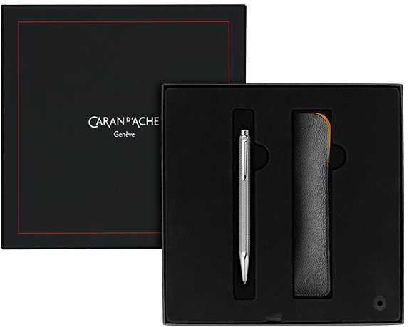 Шариковая ручка Caran d`Ache Ecridor Christmas Seasons Greetings, в комплекте чехол для ручки, подарочная коробка Шариковая ручка Caran d`Ache Ecridor Christmas Seasons Greetings, в комплекте чехол для ручки, подарочная коробка