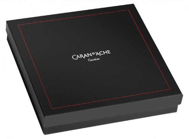 Шариковая ручка Caran d`Ache Ecridor Christmas Seasons Greetings, в комплекте чехол для ручки, подарочная коробка Шариковая ручка Caran d`Ache Ecridor Christmas Seasons Greetings, в комплекте чехол для ручки, подарочная коробка