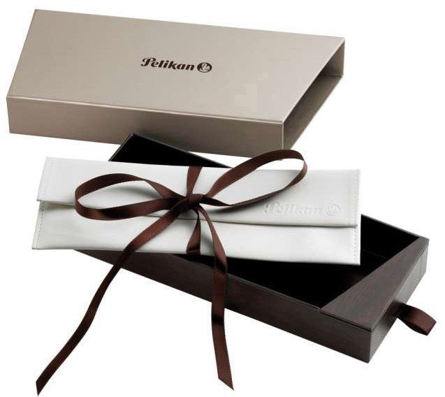 Перьевая ручка Pelikan Elegance Classic M150, черный, подарочная коробка 