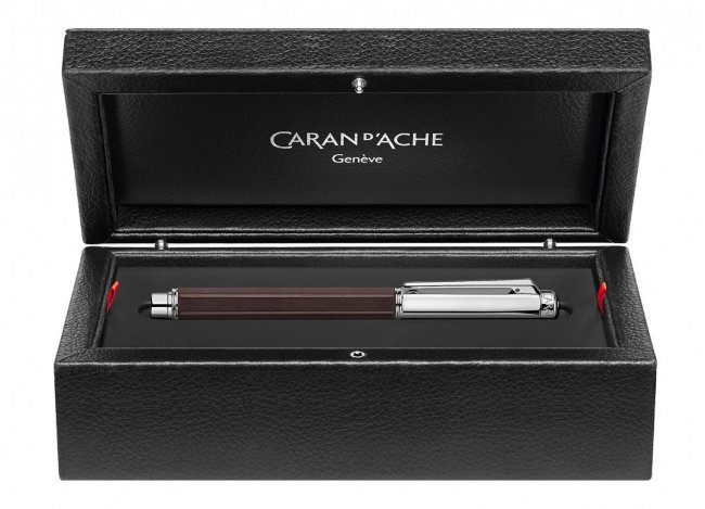 Шариковая ручка Caran d`Ache Varius Ebony Silver Plated, подарочная коробка Шариковая ручка Caran d`Ache Varius Ebony Silver Plated, подарочная коробка