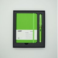 Комплект: Ручка перьевая Lamy Safari Зеленый, Записная книжка, мягкий переплет, А6, зеленый