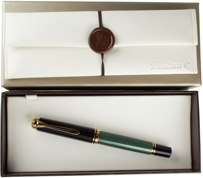 Перьевая ручка Pelikan Souveran M 800, Black and Green GT, перо EF Перьевая ручка Pelikan Souveran M 800, Black and Green GT, перо EF