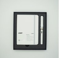 Комплект: Ручка перьевая Lamy Safari Белый, Записная книжка, мягкий переплет, А6, белый