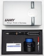 Комплект: Ручка перьевая Lamy Safari черный, синий картридж, чернила, конвертер 