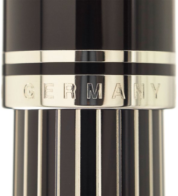 Перьевая ручка Pelikan Souveran M 815 SE, Metal Striped ST, перо F Перьевая ручка Pelikan Souveran M 815 SE, Metal Striped ST, перо F