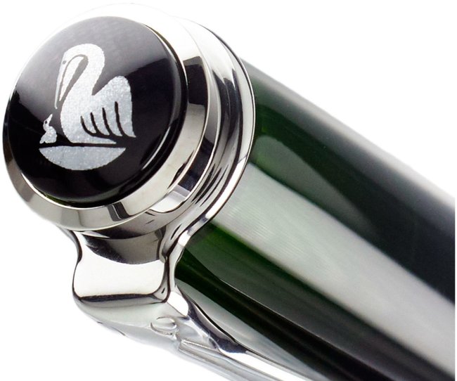 Перьевая ручка Pelikan Elegance Classic M205 SE Olivine, в комплекте флакон чернил Edelstein, подарочная коробка Перьевая ручка Pelikan Elegance Classic M205 SE Olivine, в комплекте флакон чернил Edelstein, подарочная коробка