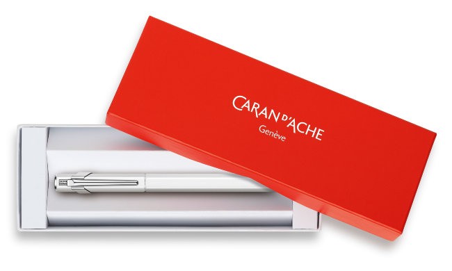 Перьевая ручка Caran d'Ache Office 849 Classic Laquer White Перьевая ручка Caran d'Ache Office 849 Classic Laquer White