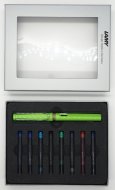 Комплект: Ручка перьевая Lamy Safari зеленый, картриджи разных цветов 8 шт. 