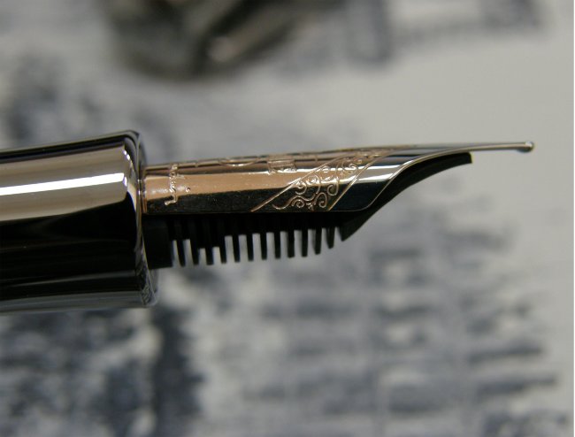 Перьевая ручка Pierre Cardin The One, хром Перьевая ручка Pierre Cardin The One, хром