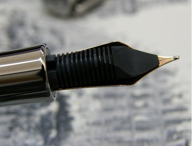 Перьевая ручка Pierre Cardin The One, хром Перьевая ручка Pierre Cardin The One, хром