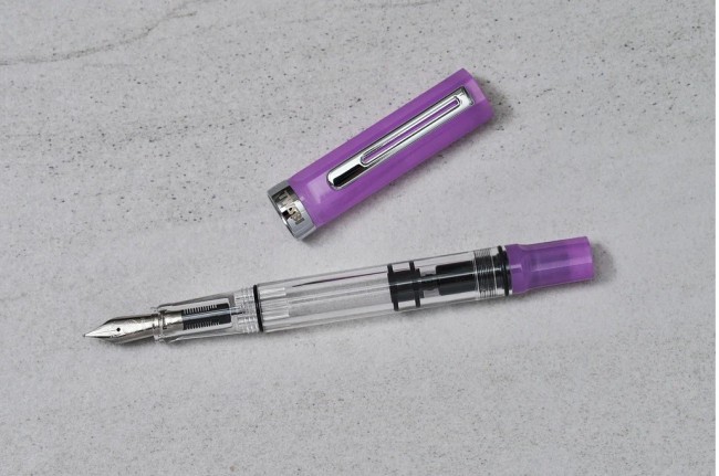 Ручка перьевая TWSBI ECO Glow фиолетовый Ручка перьевая TWSBI ECO Glow фиолетовый