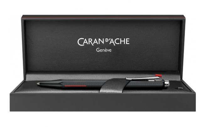 Шариковая ручка Caran d`Ache Ecridor Racing Black, подарочная коробка Шариковая ручка Caran d`Ache Ecridor Racing Black, подарочная коробка