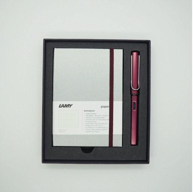 Комплект: Ручка перьевая Lamy Al-star Пурпурный, Записная книжка, твердый переплет, А6, пурпурный Комплект: Ручка перьевая Lamy Al-star Пурпурный, Записная книжка, твердый переплет, А6, пурпурный