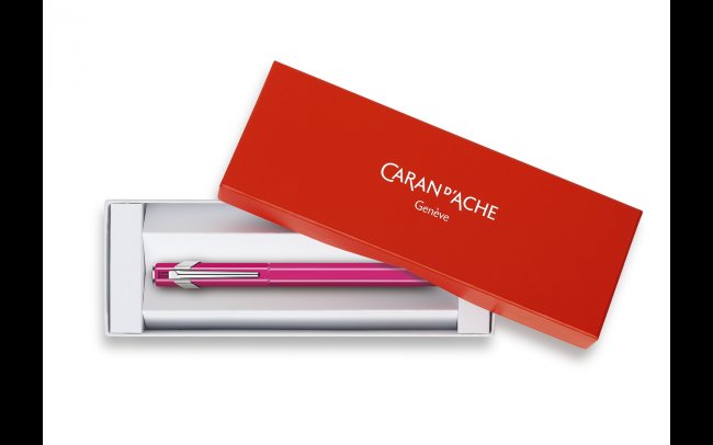 Перьевая ручка Caran d'Ache Office 849 Fluo Purple Перьевая ручка Caran d'Ache Office 849 Fluo Purple