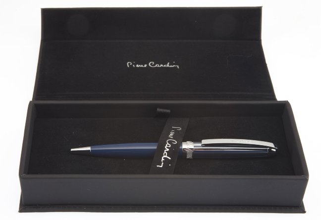 Шариковая ручка Pierre Cardin Progress синий лак, колпачок полосатый хром Шариковая ручка Pierre Cardin Progress синий лак, колпачок полосатый хром