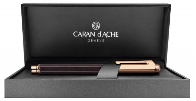 Перьевая ручка Caran d`Ache Varius Ebony PGT
