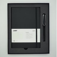Комплект: Ручка-роллер Lamy Safari Черный, Записная книжка, мягкий переплет, А5, черный