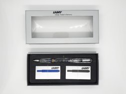 Комплект: Ручка перьевая Lamy Safari прозрачный с упаковками синих и черных картриджей