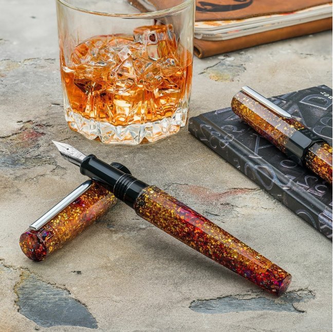 Перьевая ручка BENU Euphoria Bourbon Перьевая ручка BENU Euphoria Bourbon