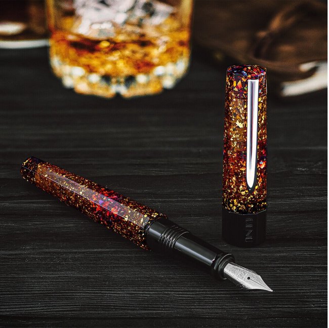 Перьевая ручка BENU Euphoria Bourbon Перьевая ручка BENU Euphoria Bourbon